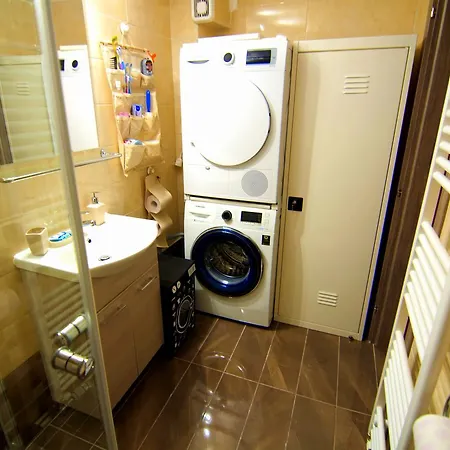 Sweet And Luxury Center Artflat Apartment